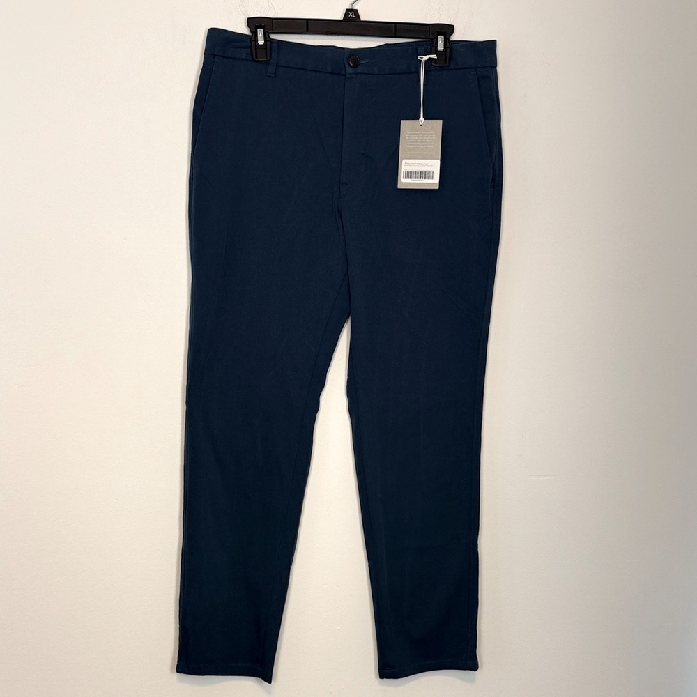 Everlane Uniform Men's The Performance Chino. Navy Blue. Size W33 X 28. NWT